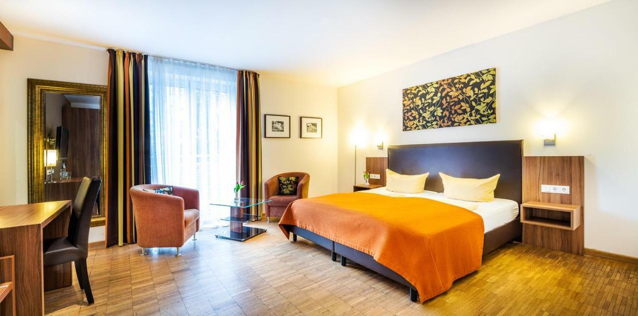 Schroeders Stadtwaldhotel Trier Room photo